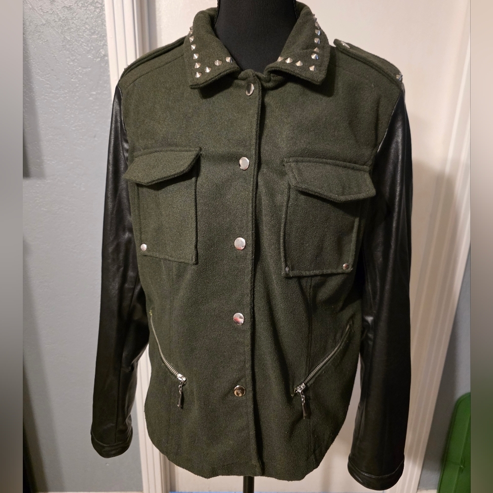 J2 By JouJou Green And Black Jacket Size M